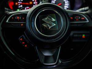 Suzuki Swift 1.2 GLX auto - Image 19