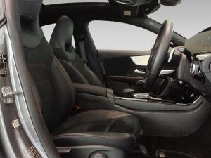 Mercedes-Benz CLA CLA220d Progressive - Image 13