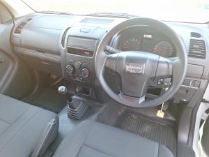 Isuzu D-Max Gen 6 250c single cab - Image 6