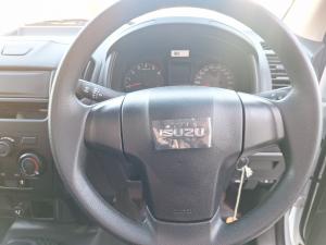 Isuzu D-Max Gen 6 250c single cab - Image 8