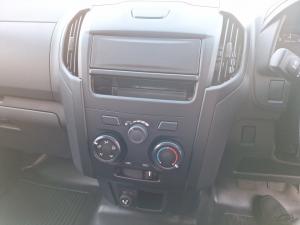 Isuzu D-Max Gen 6 250c single cab - Image 10