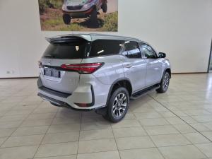 Toyota Fortuner 2.8GD-6 4x4 VX - Image 2