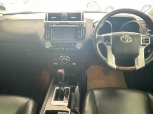 Toyota Land Cruiser Prado 4.0 VX - Image 12