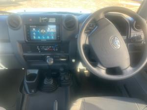Toyota Land Cruiser 79 4.5D-4D V8 double cab LX - Image 7