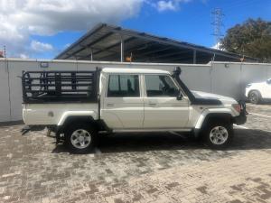 Toyota Land Cruiser 79 4.5D-4D V8 double cab LX - Image 4