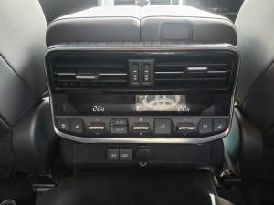 Toyota Land Cruiser 300 3.3D GR-Sport - Image 13