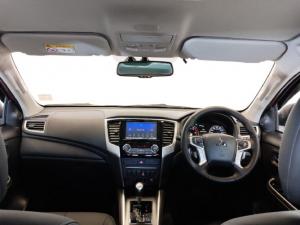 Mitsubishi Triton 2.4DI-D double cab 4x4 auto - Image 9
