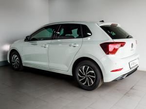 Volkswagen Polo hatch 1.0TSI Life manual - Image 8