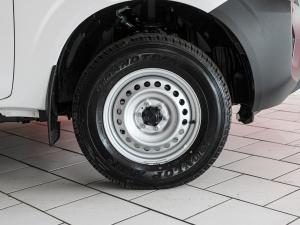 Nissan Navara 2.5DDTi single cab XE - Image 12