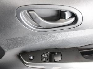 Nissan Navara 2.5DDTi single cab XE - Image 13