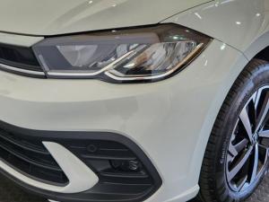 Volkswagen Polo hatch 1.0TSI Life auto - Image 10