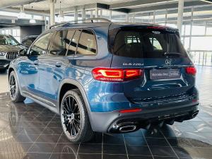 Mercedes-Benz GLB GLB220d 4Matic AMG Line - Image 12