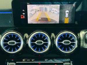 Mercedes-Benz GLB GLB220d 4Matic AMG Line - Image 5