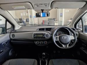 Toyota Yaris 5-door 1.3 XS - Image 15