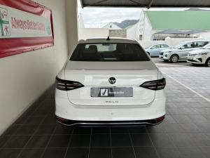 Volkswagen Polo sedan 1.6 Life manual - Image 8