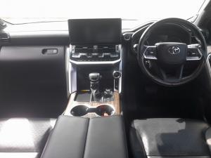 Toyota Land Cruiser 300 3.5T ZX - Image 6