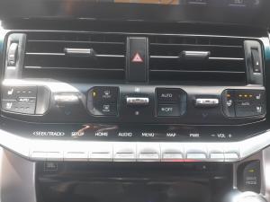 Toyota Land Cruiser 300 3.5T ZX - Image 14