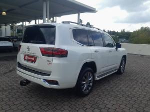 Toyota Land Cruiser 300 3.5T ZX - Image 2