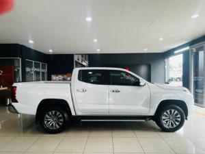Mitsubishi Triton 2.4DI-D double cab GLS 4x4 manual - Image 2