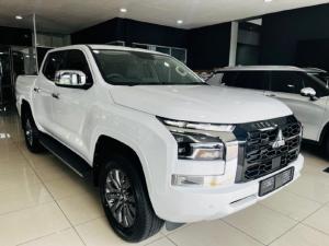 Mitsubishi Triton 2.4DI-D double cab GLS 4x4 manual - Image 9