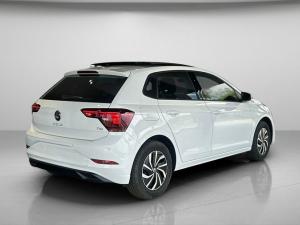 Volkswagen Polo hatch 1.0TSI Life manual - Image 5