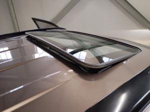 Suzuki Grand Vitara 2.4 Summit auto - Image 14