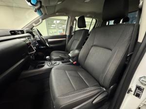 Toyota Hilux 2.4GD-6 double cab 4x4 Raider auto - Image 7