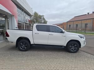 Toyota Hilux 2.8GD-6 48V double cab Raider - Image 6