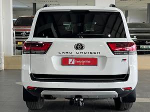 Toyota Land Cruiser 300 3.3D GR-Sport - Image 9