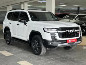 Toyota Land Cruiser 300 3.3D GR-Sport - Image 1