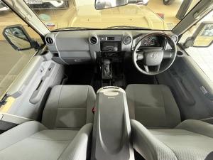 Toyota Land Cruiser 79 2.8GD-6 double cab - Image 20