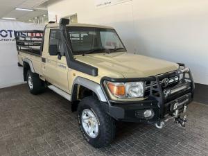 Toyota Land Cruiser 79 4.2D single cab - Image 1