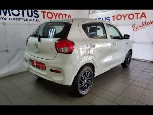 Toyota Vitz 1.0 XR manual - Image 2