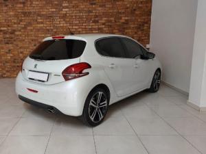 Peugeot 208 1.2T GT Line auto - Image 3