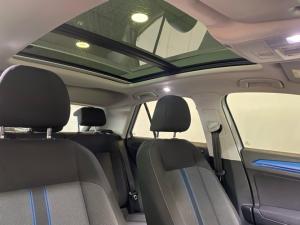 Volkswagen T-Roc 2.0TSI 140kW 4Motion Design - Image 11