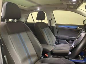 Volkswagen T-Roc 2.0TSI 140kW 4Motion Design - Image 9