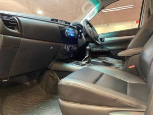 Toyota Hilux 2.4GD-6 double cab 4x4 SR - Image 8
