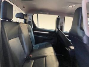 Toyota Hilux 2.4GD-6 double cab 4x4 SR - Image 9