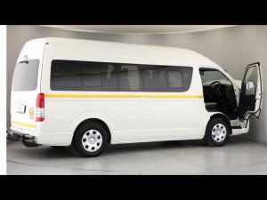 Toyota Hiace 2.5D-4D bus 14-seater GL - Image 16
