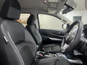 Nissan Navara 2.5DDTi double cab LE 4x4 - Image 8