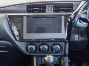 Toyota Corolla Quest 1.8 Plus manual - Image 10