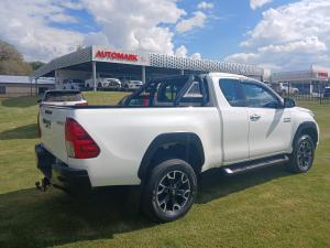 Toyota Hilux 2.8GD-6 Xtra cab Legend 50 - Image 2