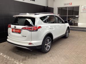 Toyota RAV4 2.0 GX auto - Image 2