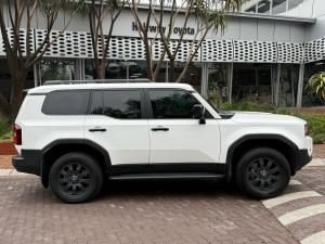 Toyota Land Cruiser Prado 2.8GD VX-R - Image 3