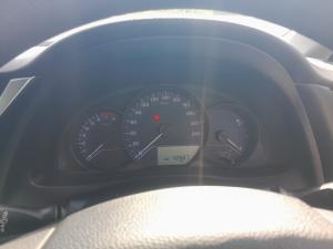 Toyota Corolla Quest 1.8 Plus manual - Image 10