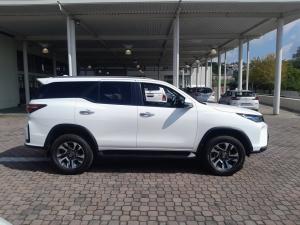 Toyota Fortuner 2.4GD-6 auto - Image 3