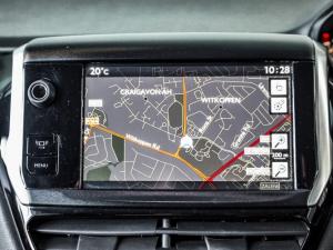 Peugeot 208 5-door 1.6 Allure - Image 17