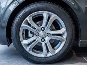 Peugeot 208 5-door 1.6 Allure - Image 8