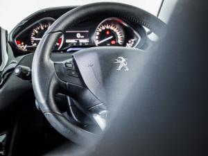 Peugeot 208 5-door 1.6 Allure - Image 9