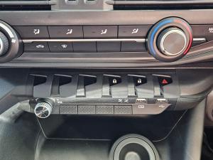Peugeot Landtrek 1.9TD double cab Allure - Image 14
